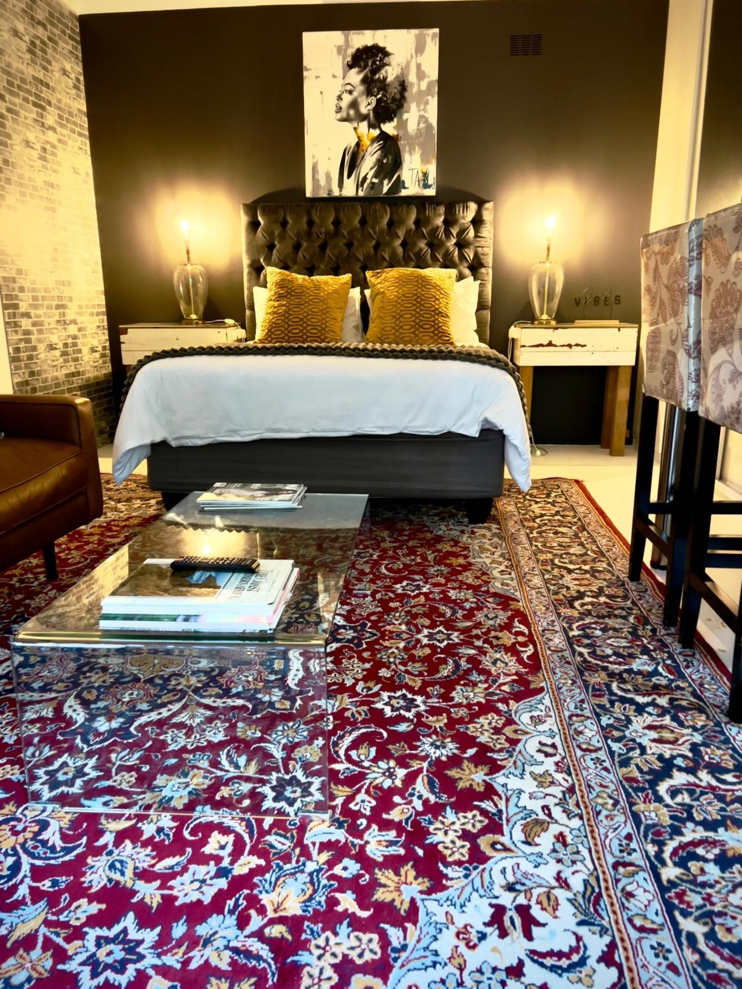 Art-Inspired Bedroom Close To Cbd Моссел-Бей Екстер'єр фото