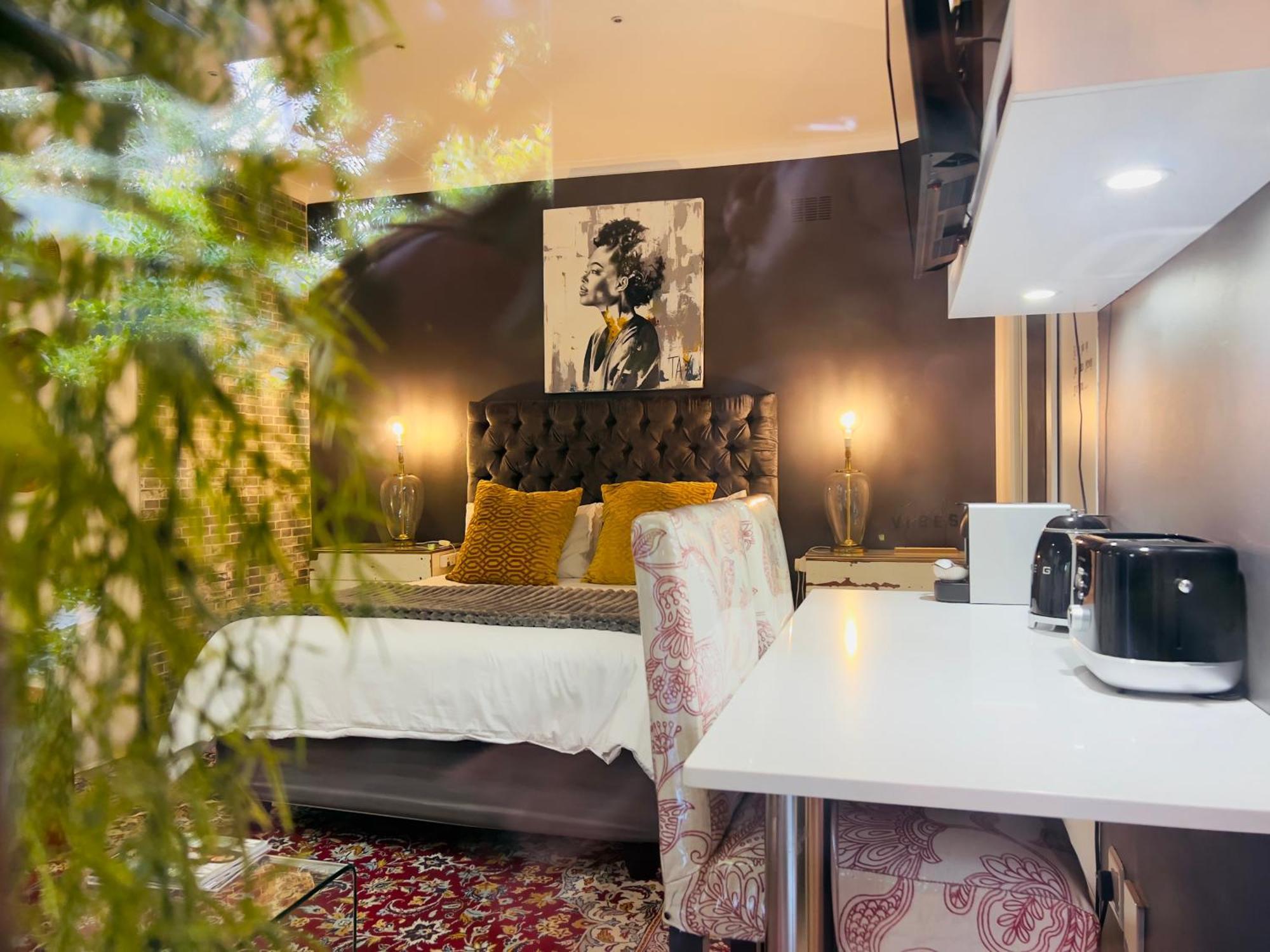 Art-Inspired Bedroom Close To Cbd Моссел-Бей Екстер'єр фото
